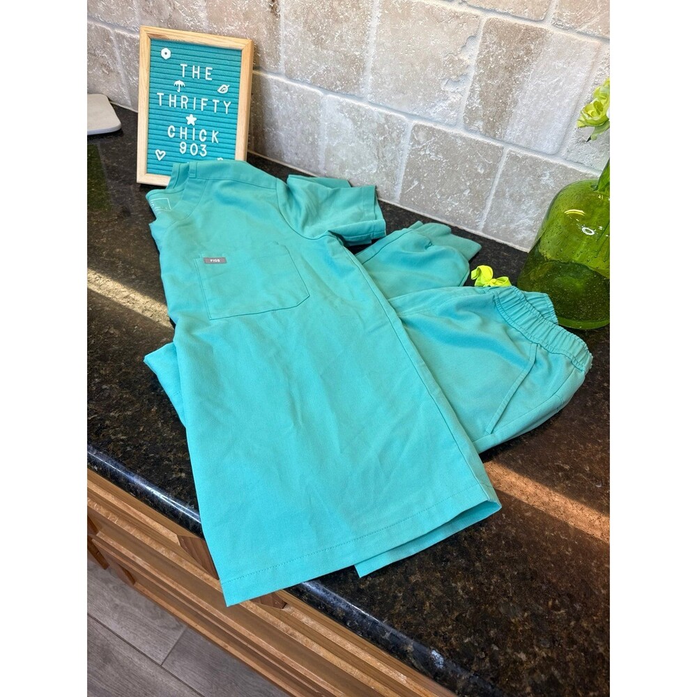 Figs Men’s Leon Scrub Top and Tansen Joggers Aqua Size Small EUC